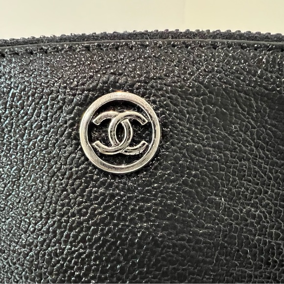 Chanel CC crossbody zip clutch - Picture 3 of 15